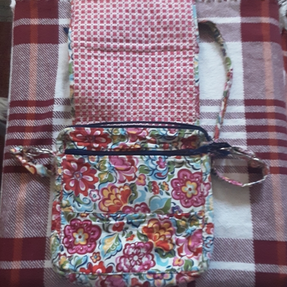 Vera Bradley - Picture 3 of 7